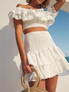 لباس دو تکه زرد رنگ